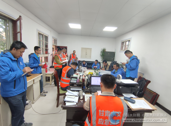 應(yīng)急監(jiān)測(cè)隊(duì)結(jié)合興隆河實(shí)際情況迅速制定應(yīng)急監(jiān)測(cè)方案