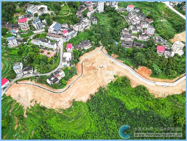 安溪縣炭坑溪片區(qū)治澇工程截洪溝施工現(xiàn)場(chǎng) 本報(bào)通訊員 吳華濤 攝