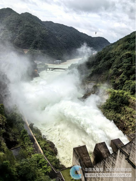 汀江棉花灘水庫開閘泄洪 福建省水利廳供圖