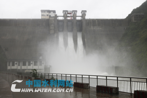 ����С�ܽ�ˮ��(k��)й�� .jpg