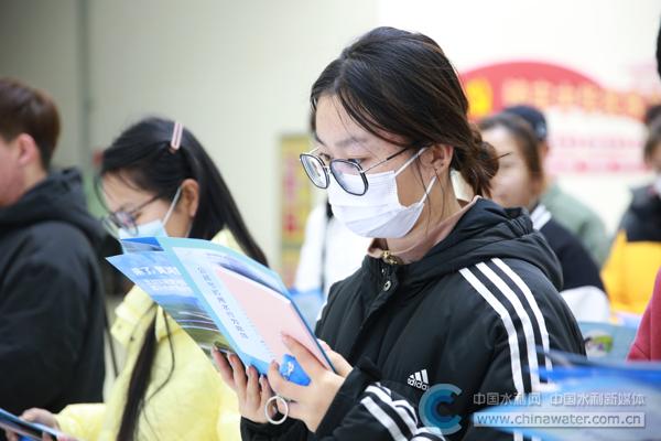 ��W(xu��)���J(r��n)����x��(ji��)ˮ�����փ�(c��)  ����(b��o)ͨӍ�T ���� �z.jpg